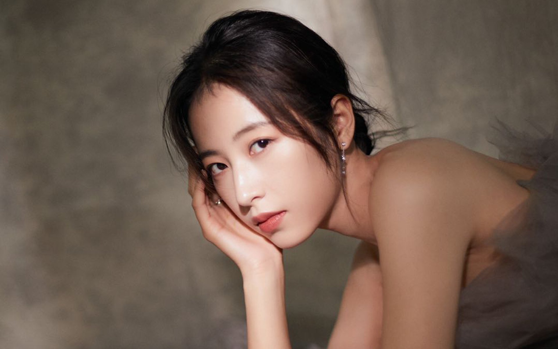 西班牙队在欧洲杯期间的战术调整取得显著成效，西班牙欧洲杯阵容分析